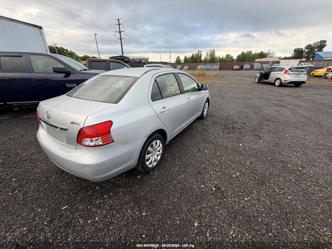 2010 TOYOTA YARIS   · 4/11