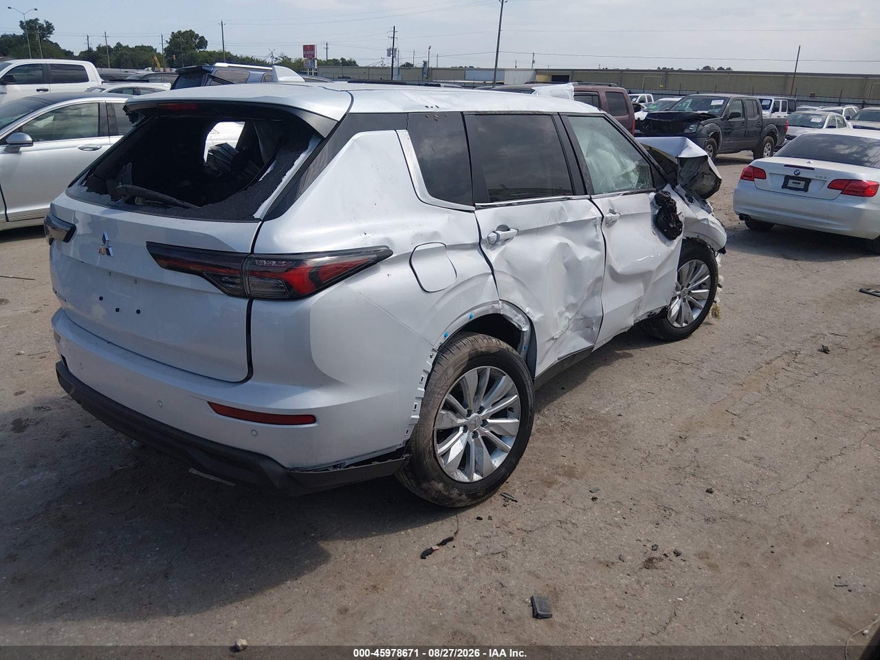 2026 MITSUBISHI OUTLANDER ES 2.5 2WD · 4/11