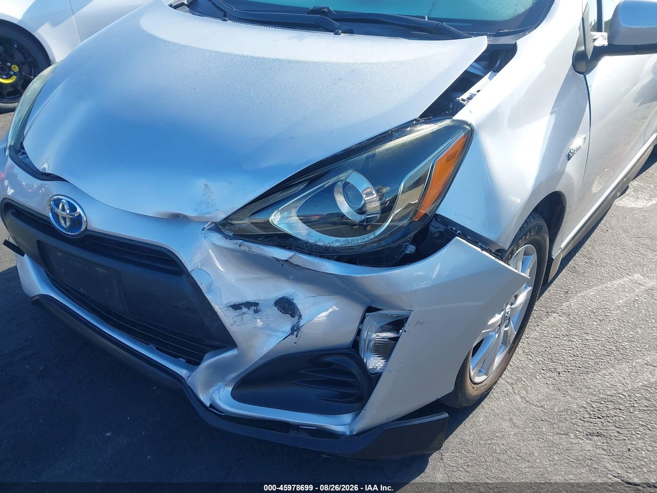 2017 TOYOTA PRIUS C THREE · 6/11
