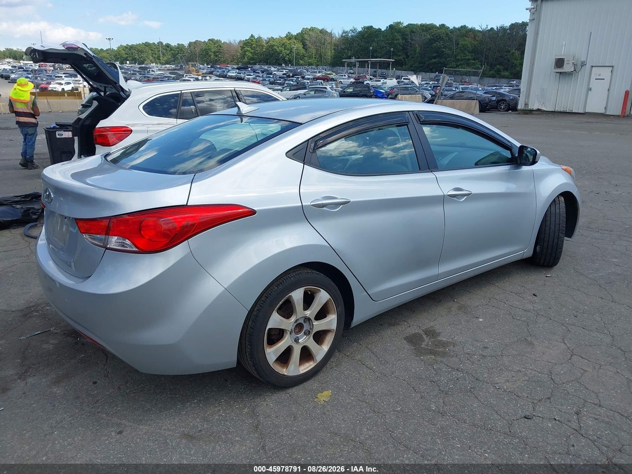 2013 HYUNDAI ELANTRA GLS · 4/10