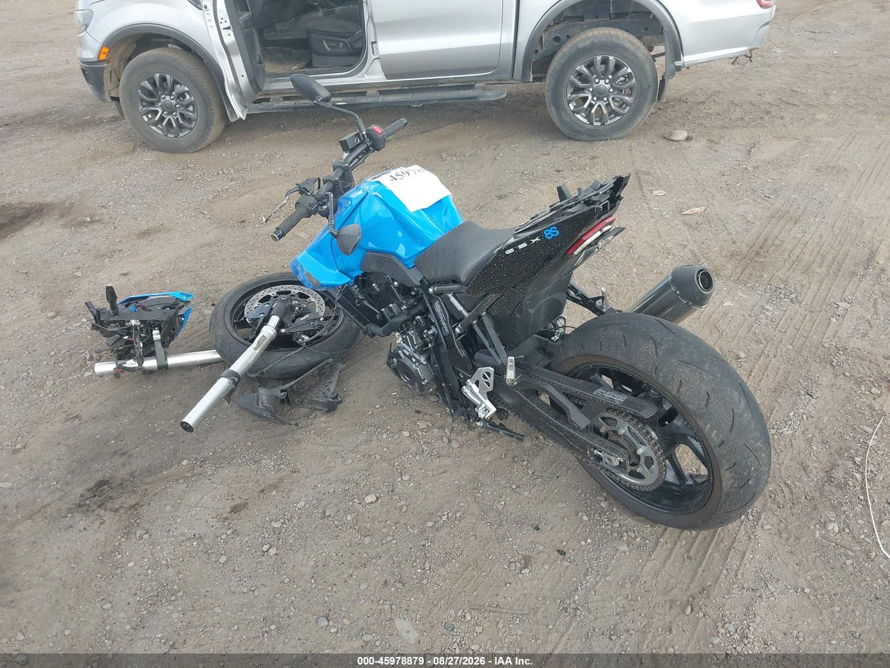2025 SUZUKI GSX800 R · 3/10