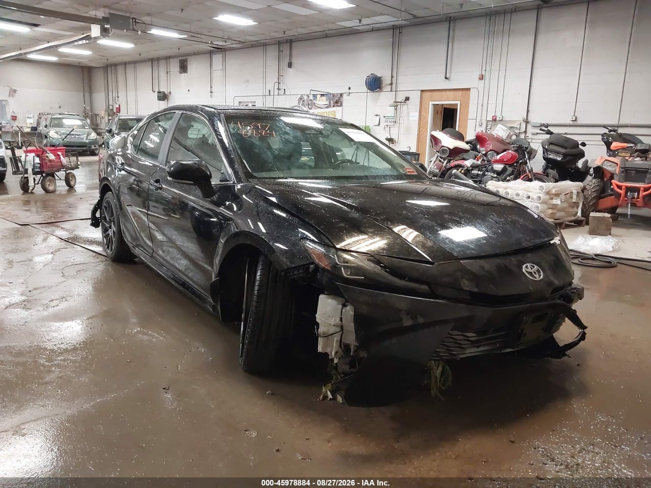2025 TOYOTA CAMRY XLE