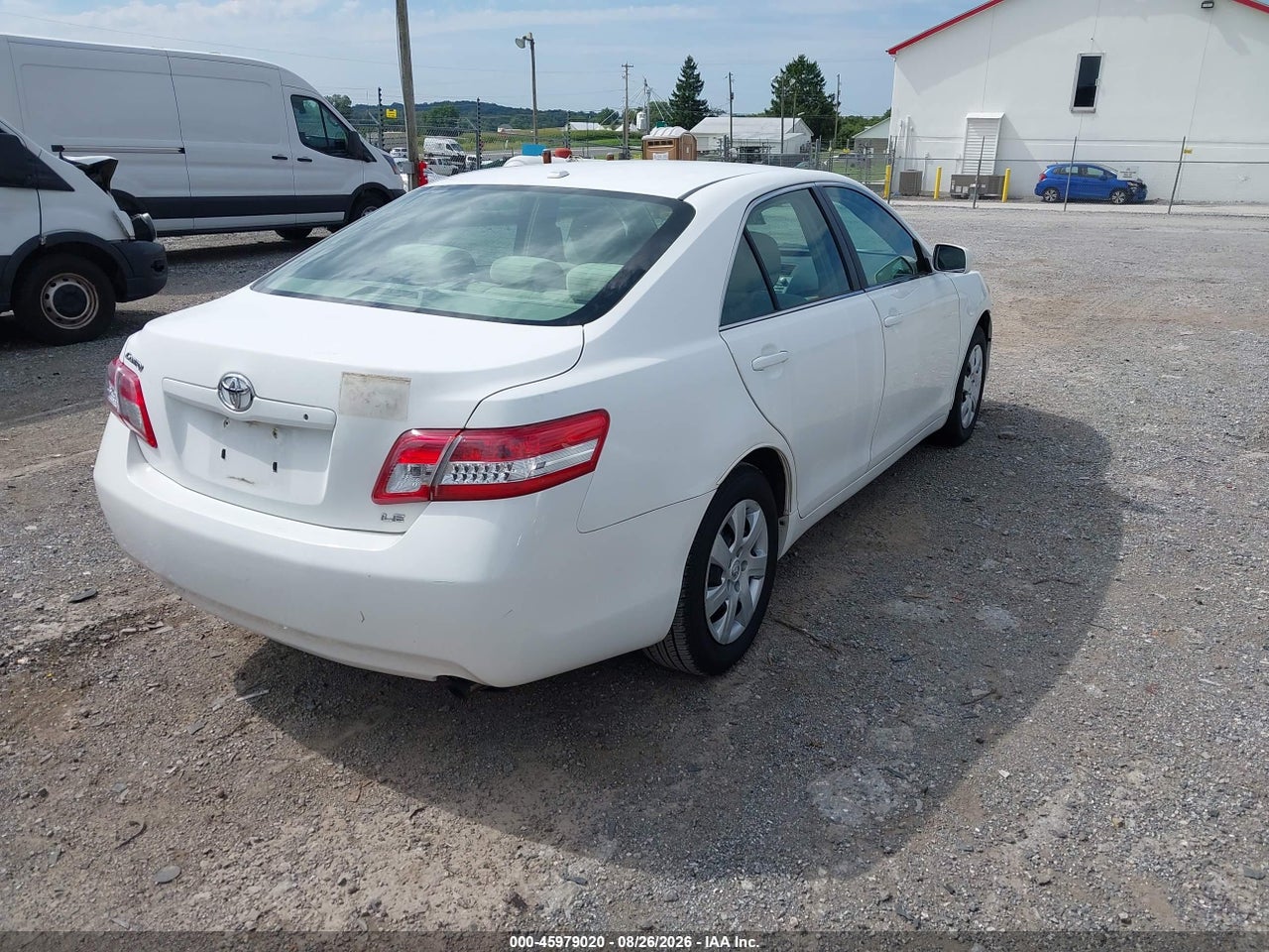 2011 TOYOTA CAMRY LE · 4/11
