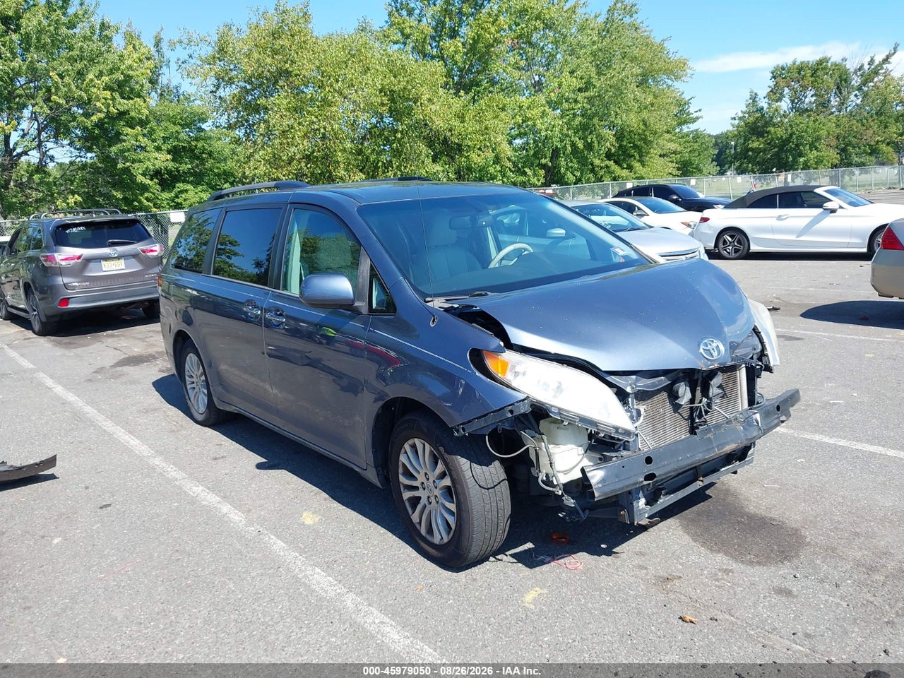 5TDYK3DC2DS****** · 2013 TOYOTA SIENNA XLE V6 8 PASSENGER