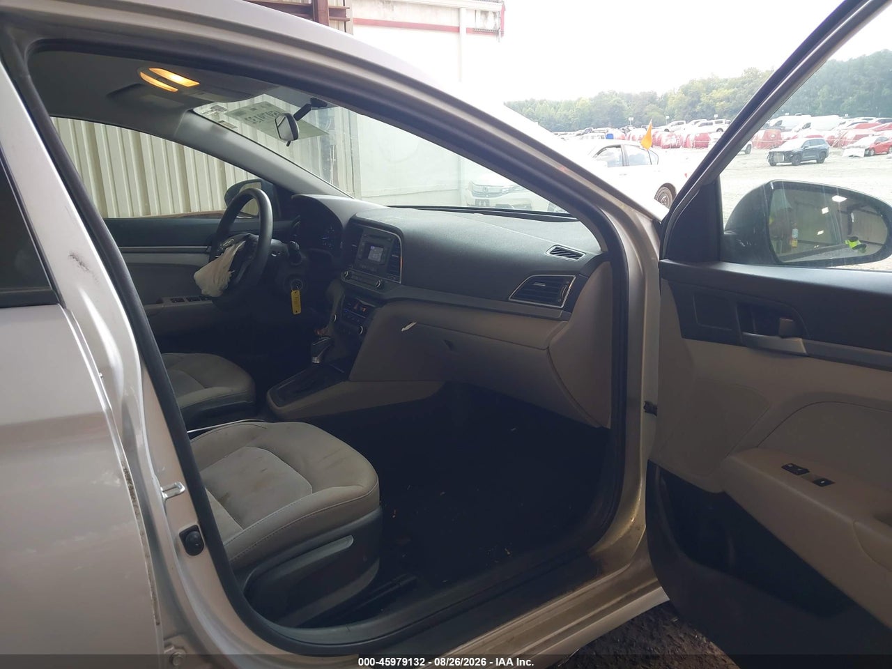 2017 HYUNDAI ELANTRA SE · 5/11