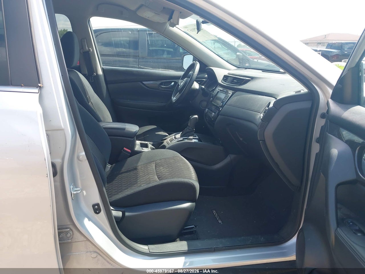 2018 NISSAN ROGUE SV · 5/11