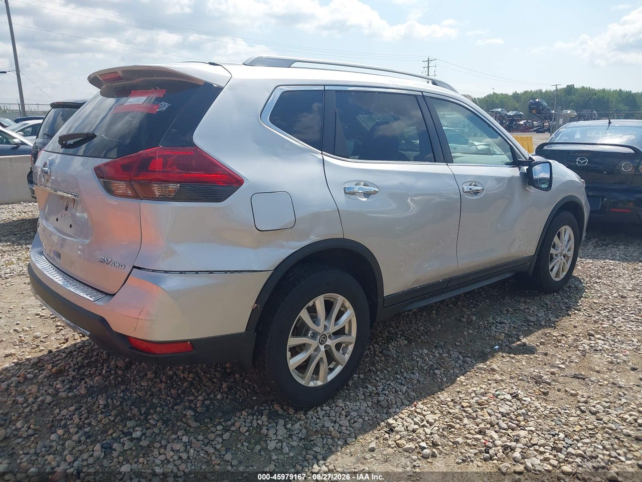 2018 NISSAN ROGUE SV · 4/11