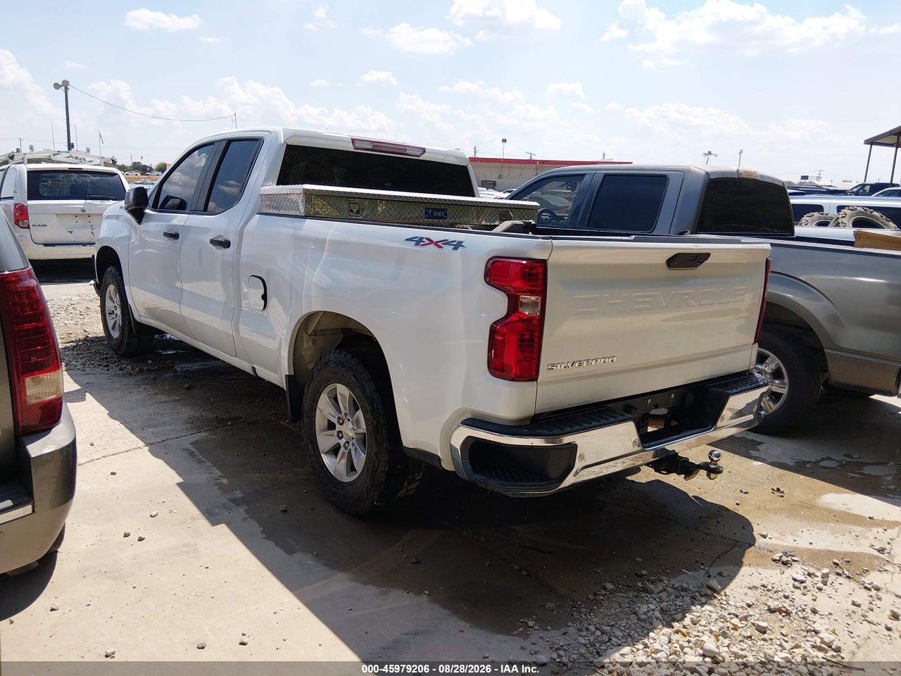 2021 CHEVROLET SILVERADO 1500 4WD  STANDARD BED WT · 3/11