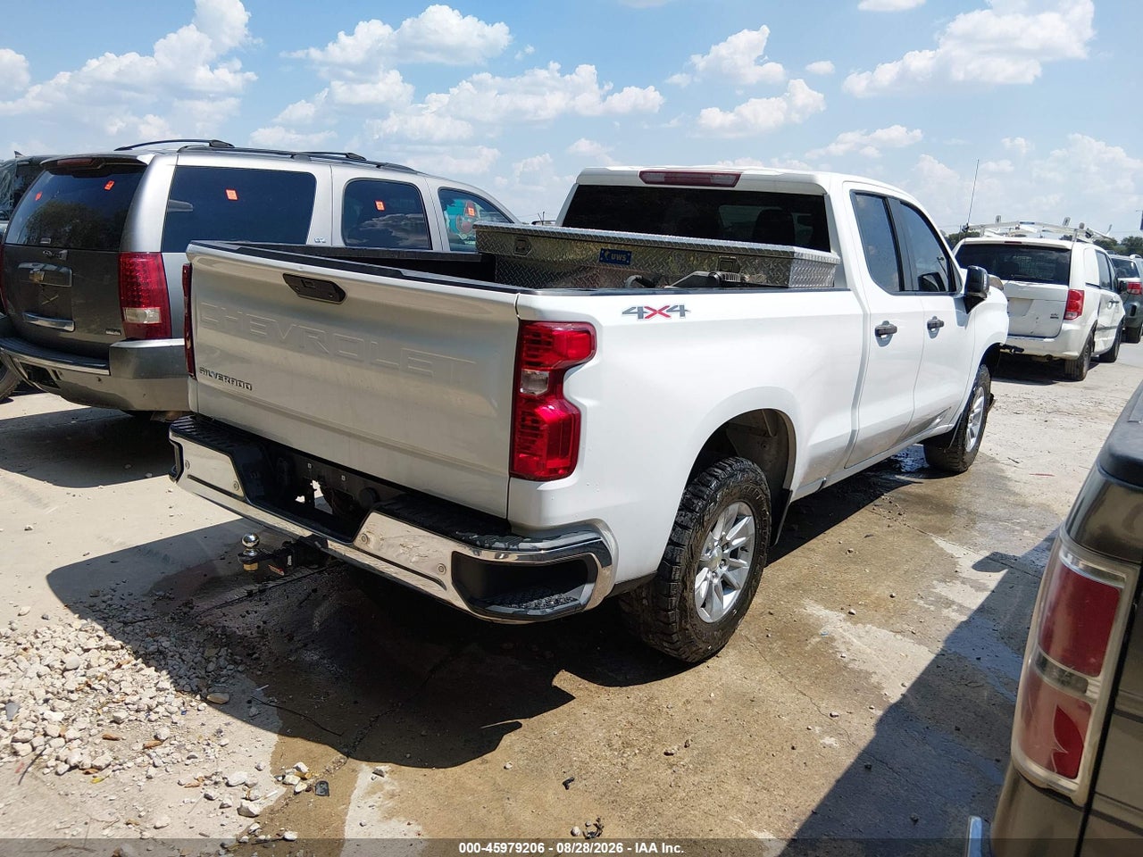 2021 CHEVROLET SILVERADO 1500 4WD  STANDARD BED WT · 4/11