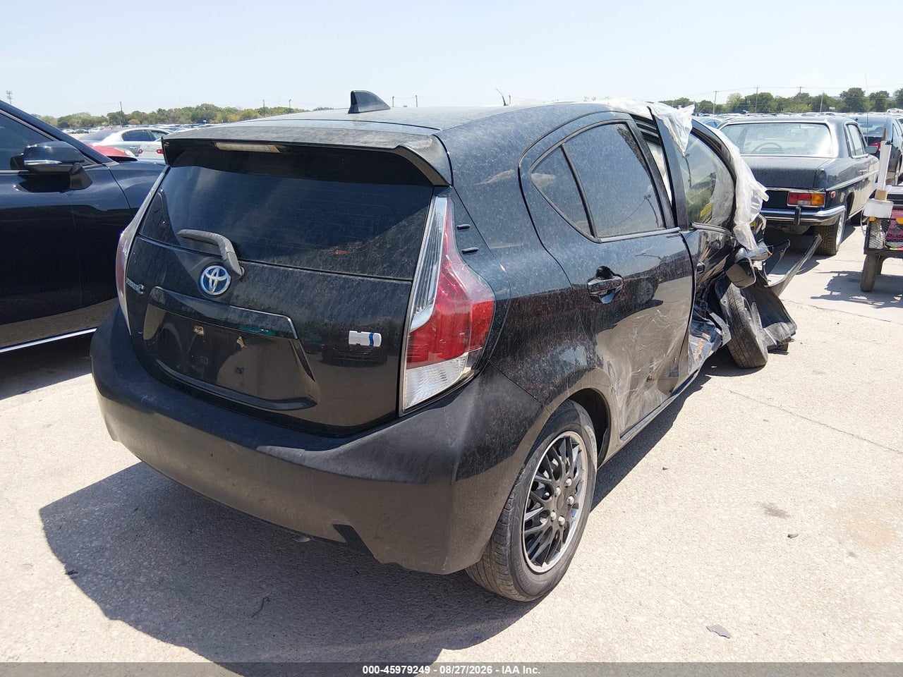 2016 TOYOTA PRIUS C TWO · 4/11