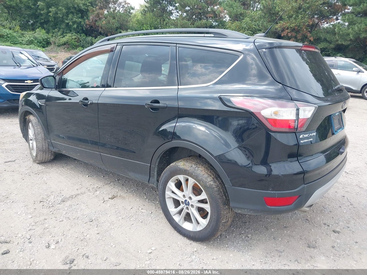 2017 FORD ESCAPE SE · 3/5