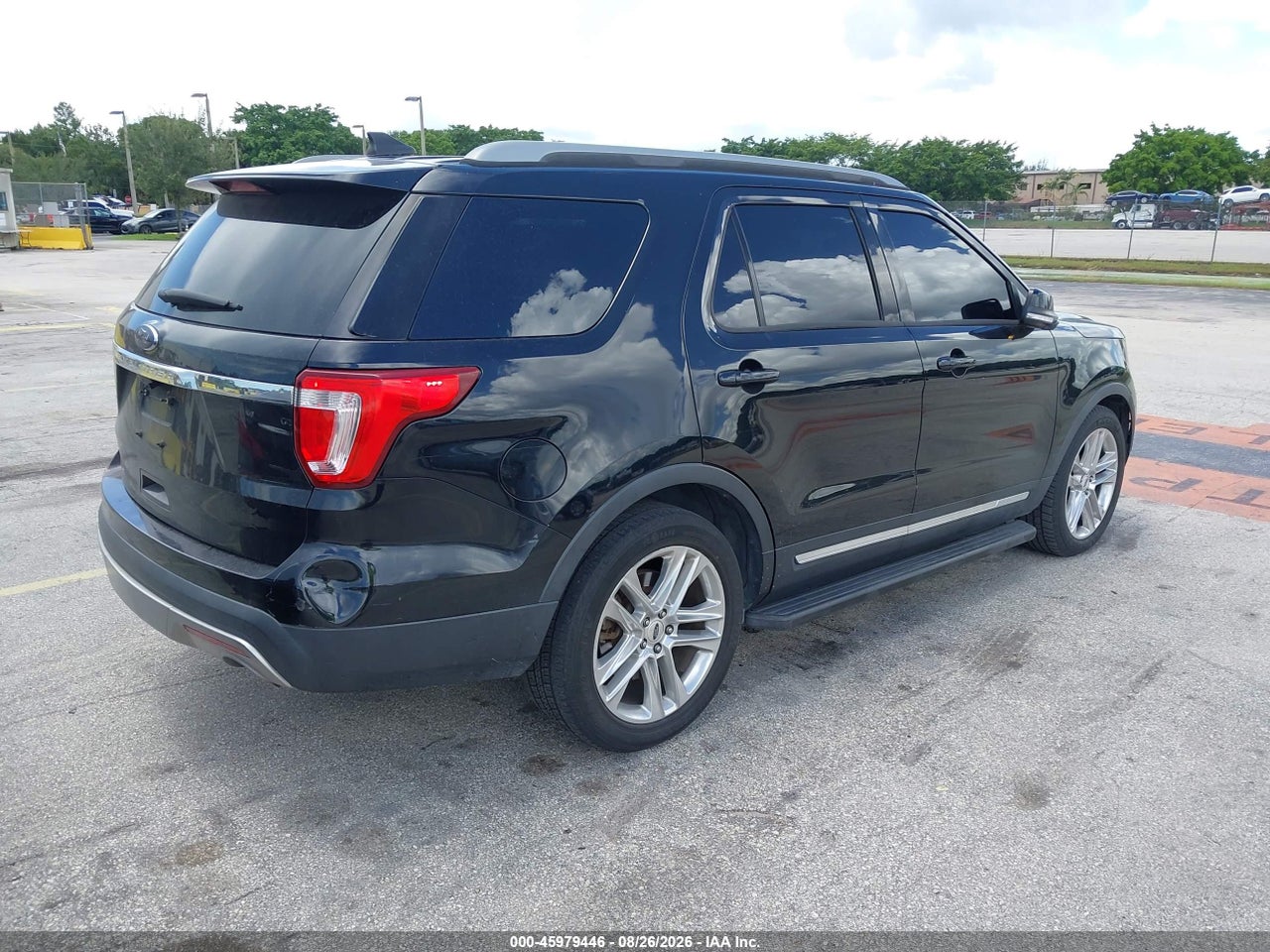 2017 FORD EXPLORER XLT · 4/11