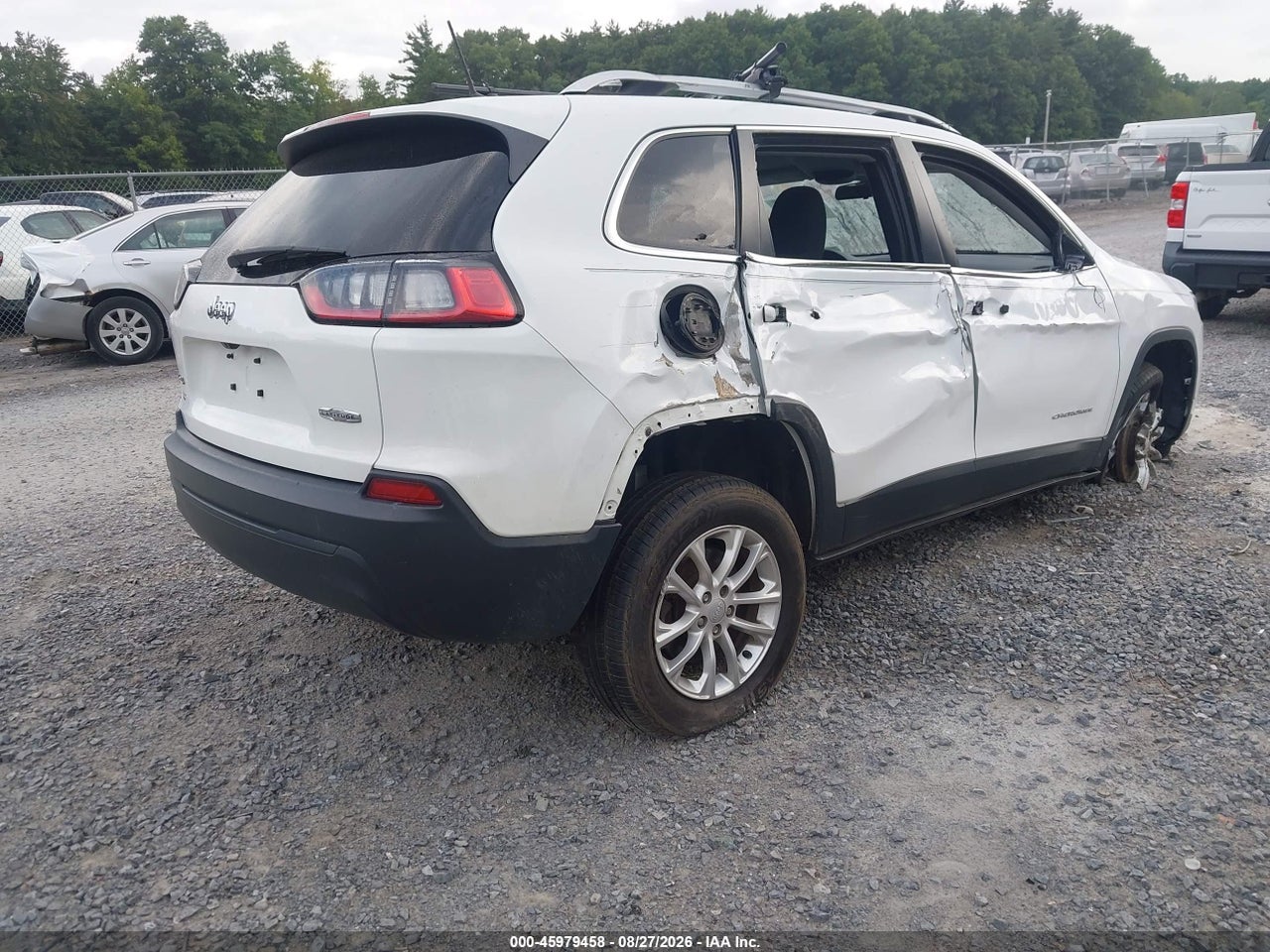 2019 JEEP CHEROKEE LATITUDE 4X4 · 4/10