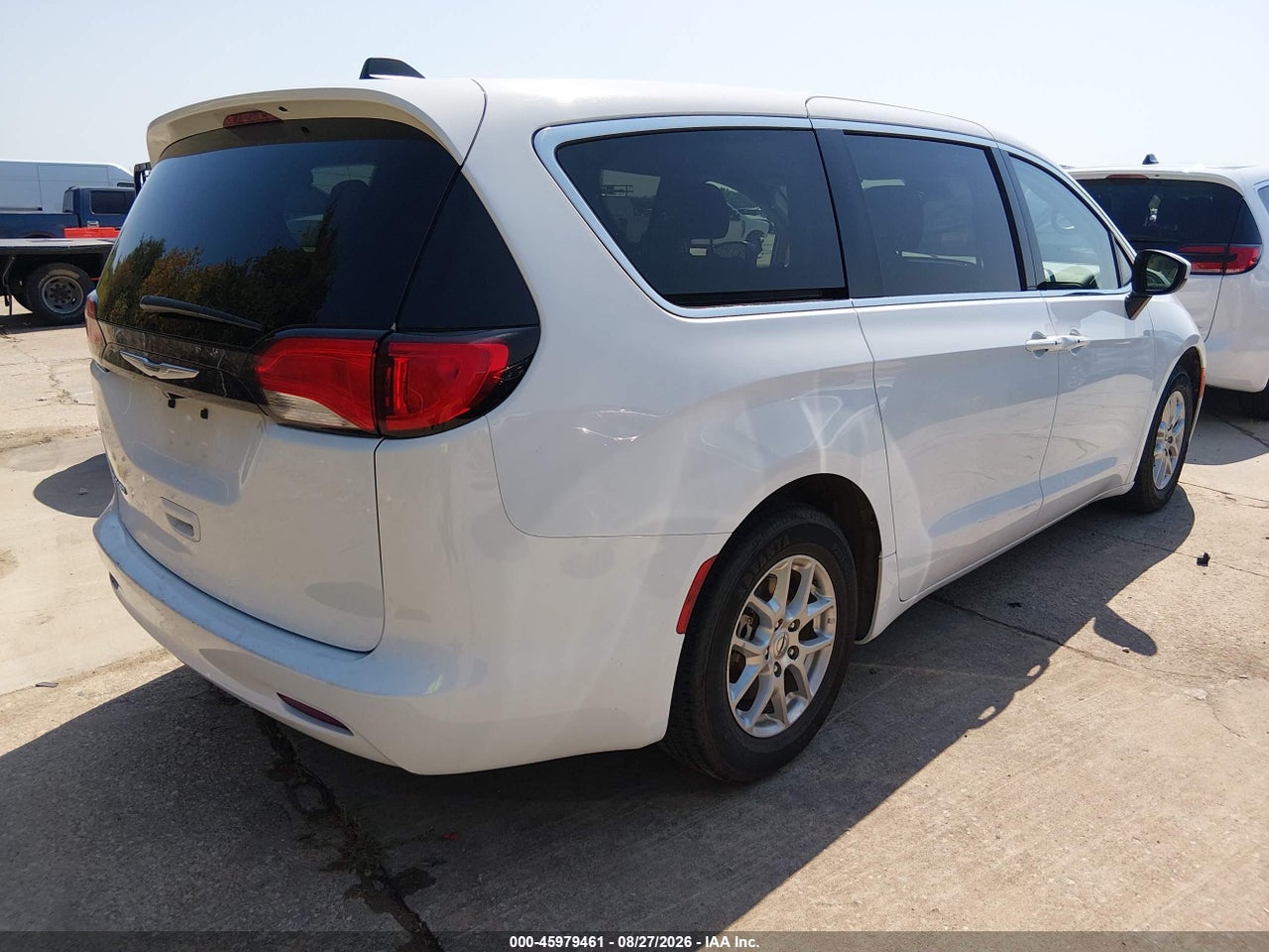 2023 CHRYSLER VOYAGER LX · 4/11