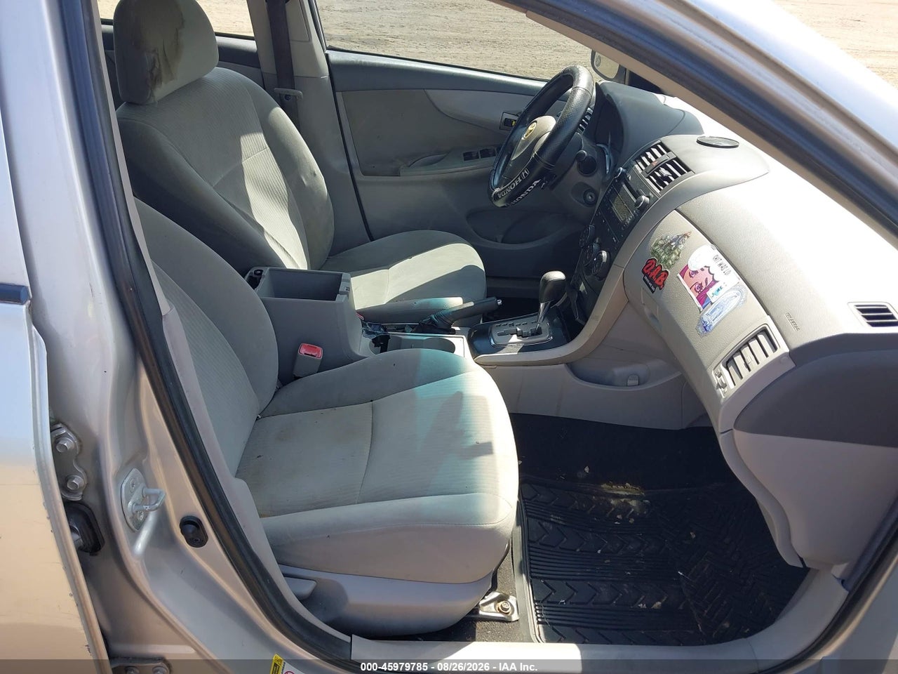 2010 TOYOTA COROLLA LE · 5/11