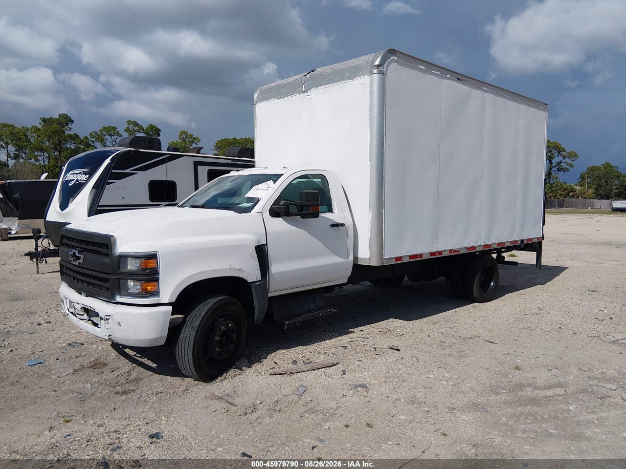 2020 CHEVROLET SILVERADO 6500HD 1WT · 2/4