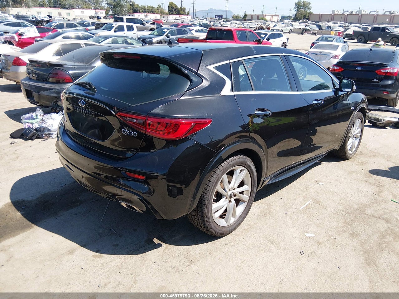 2017 INFINITI QX30 · 4/11