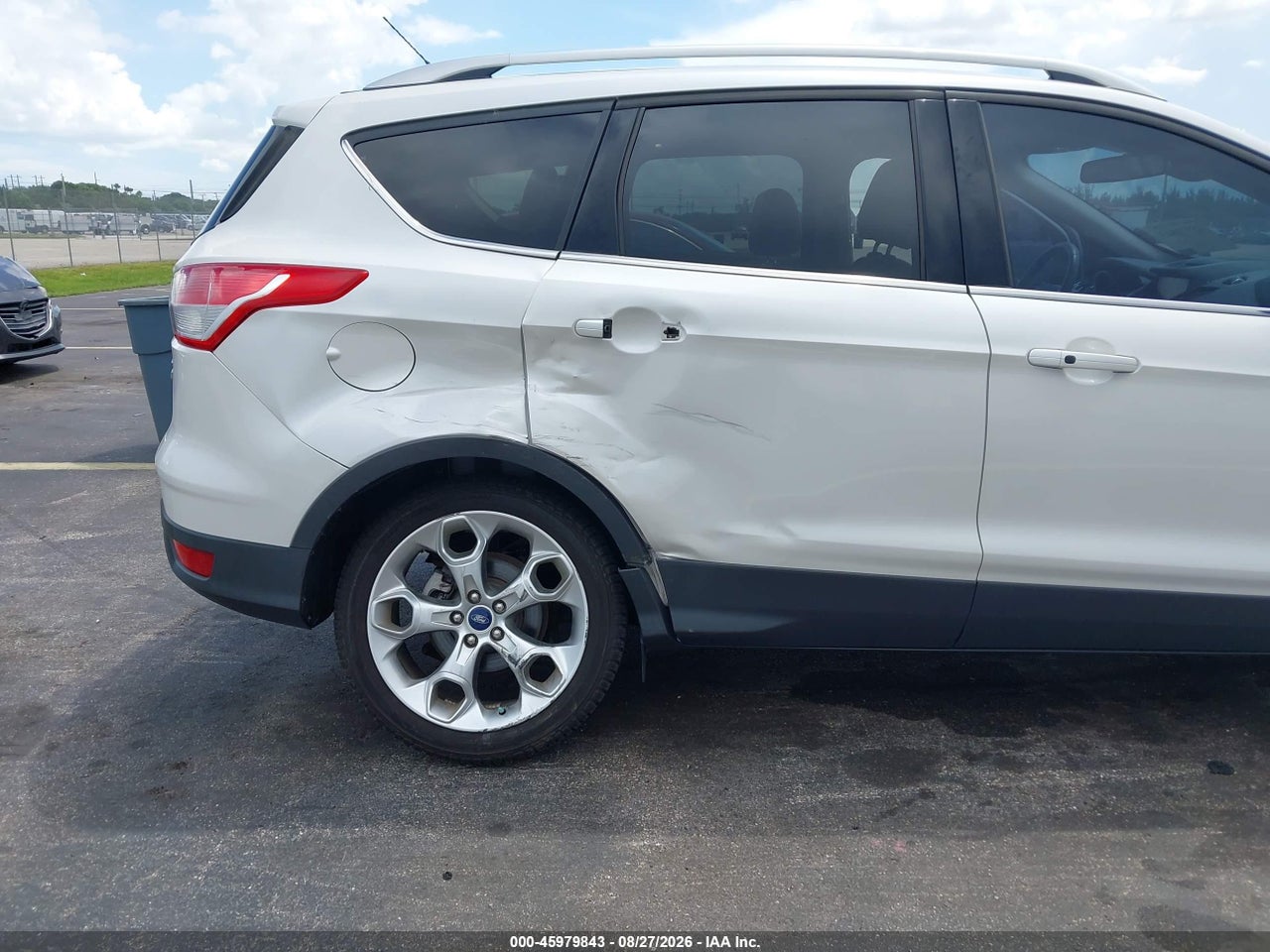 2015 FORD ESCAPE TITANIUM · 6/10