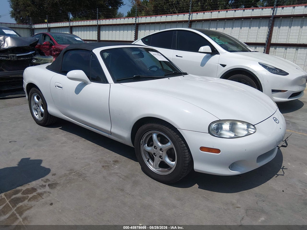 JM1NB353310****** · 2001 MAZDA MX-5 MIATA LS/SPECIAL EDITION