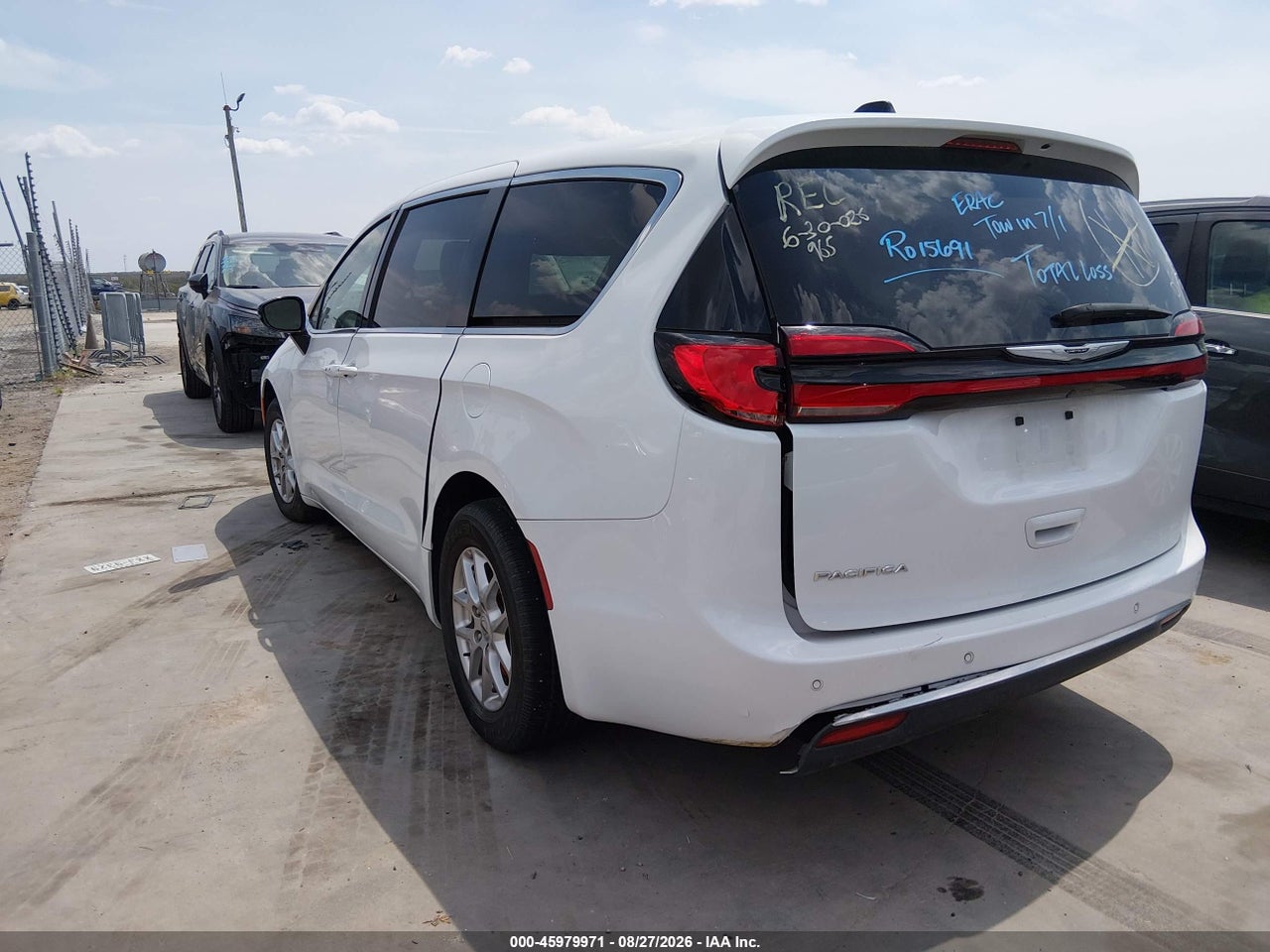 2024 CHRYSLER PACIFICA TOURING L · 3/11