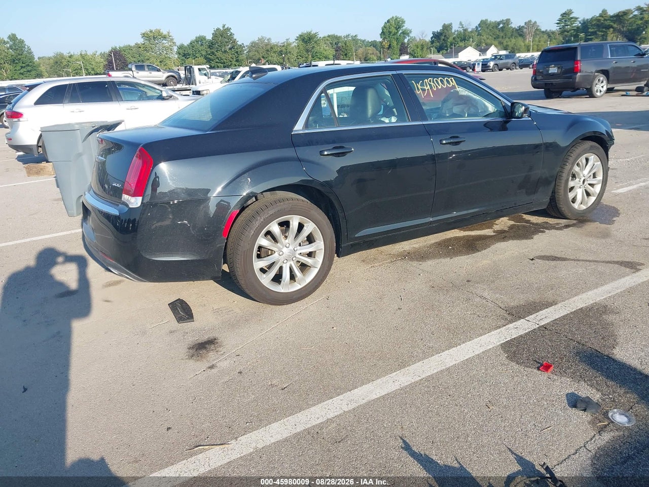 2017 CHRYSLER 300 LIMITED AWD · 4/11