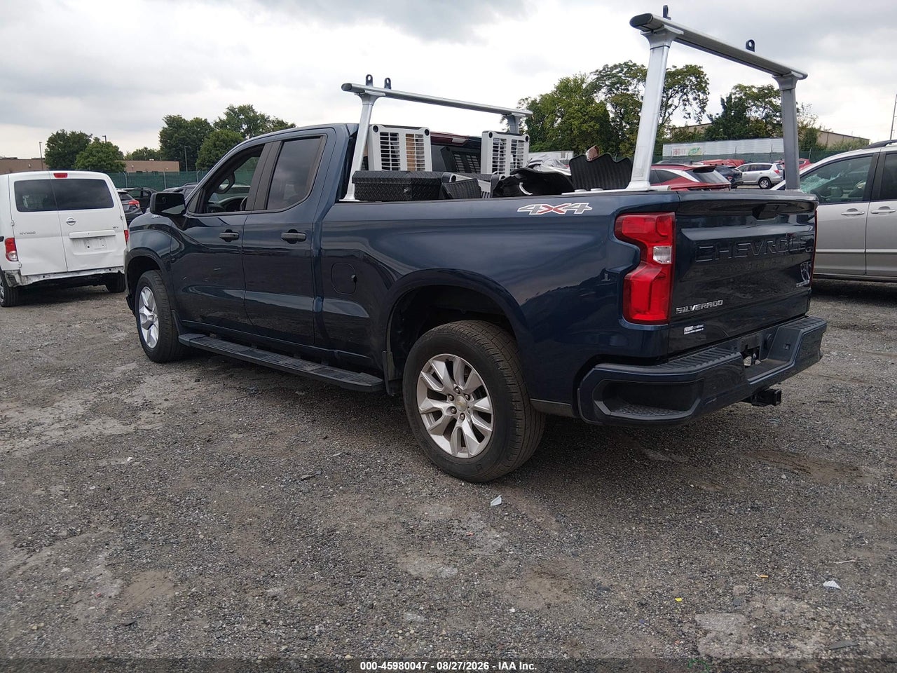 2021 CHEVROLET SILVERADO 1500 4WD  STANDARD BED CUSTOM · 3/11