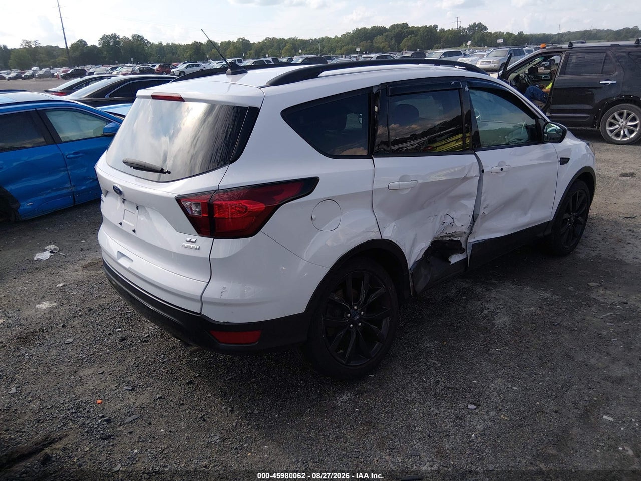 2019 FORD ESCAPE SE · 4/11