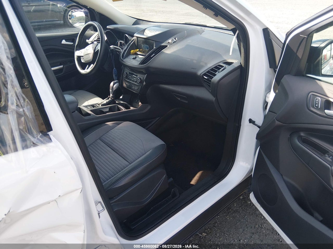 2019 FORD ESCAPE SE · 5/11