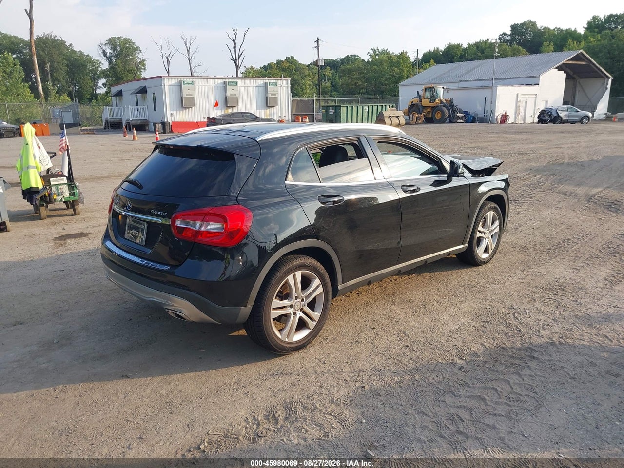 2015 MERCEDES-BENZ GLA 250 4MATIC · 4/10