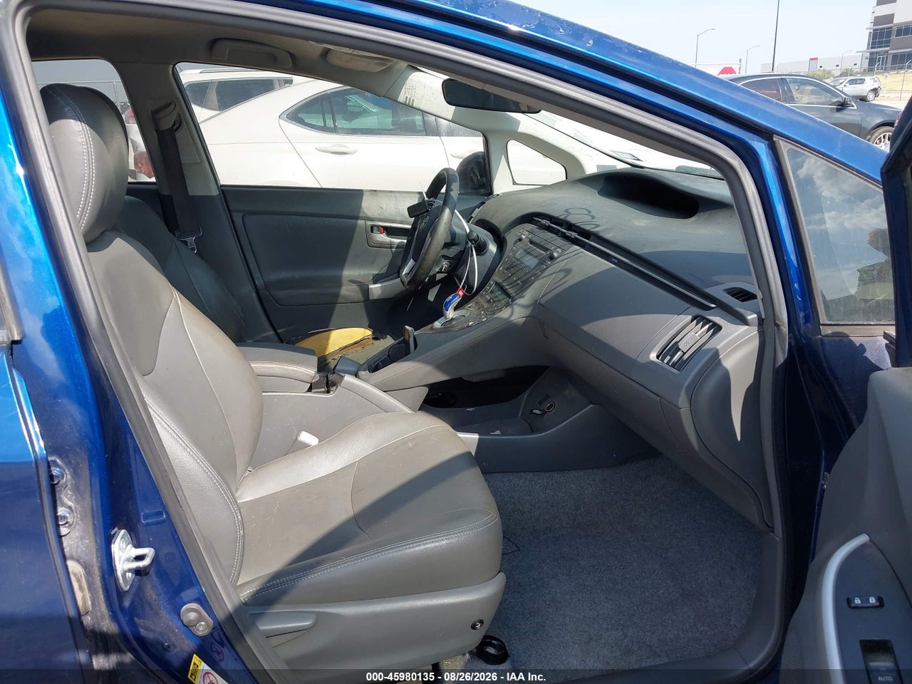 2010 TOYOTA PRIUS III · 5/11