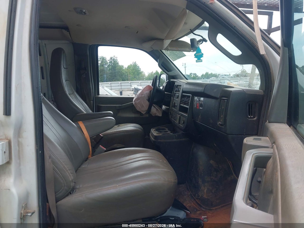 2020 CHEVROLET EXPRESS CARGO RWD 2500 EXTENDED WHEELBASE WT · 5/11
