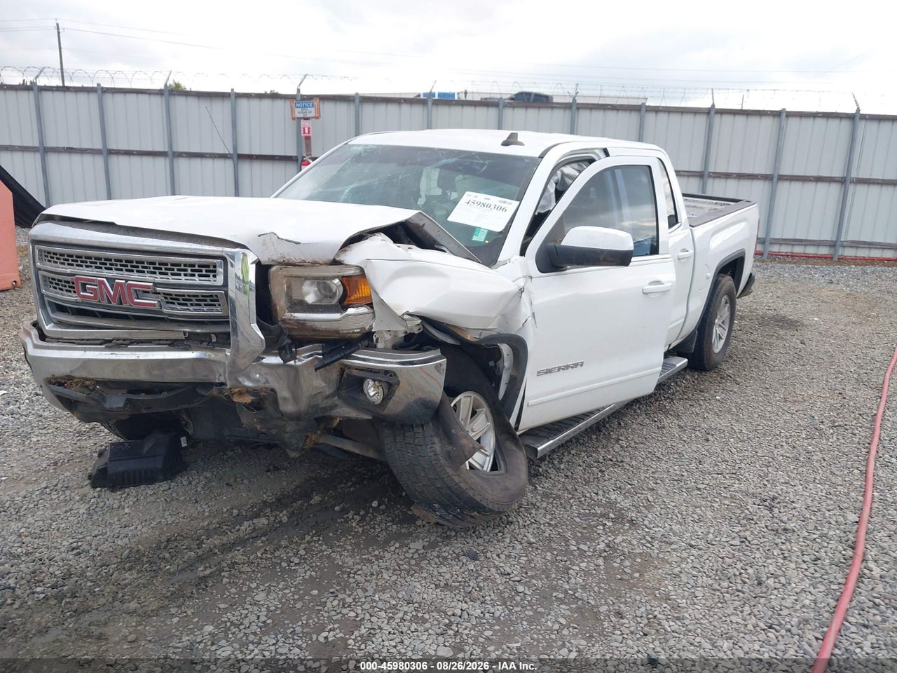 2015 GMC SIERRA 1500 SLE · 2/10