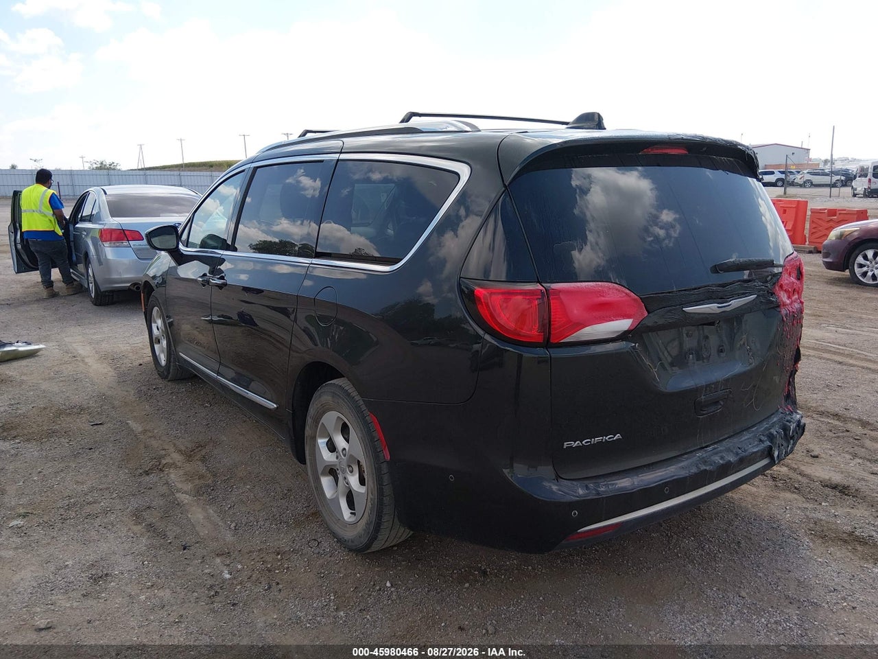 2017 CHRYSLER PACIFICA TOURING-L PLUS · 3/11