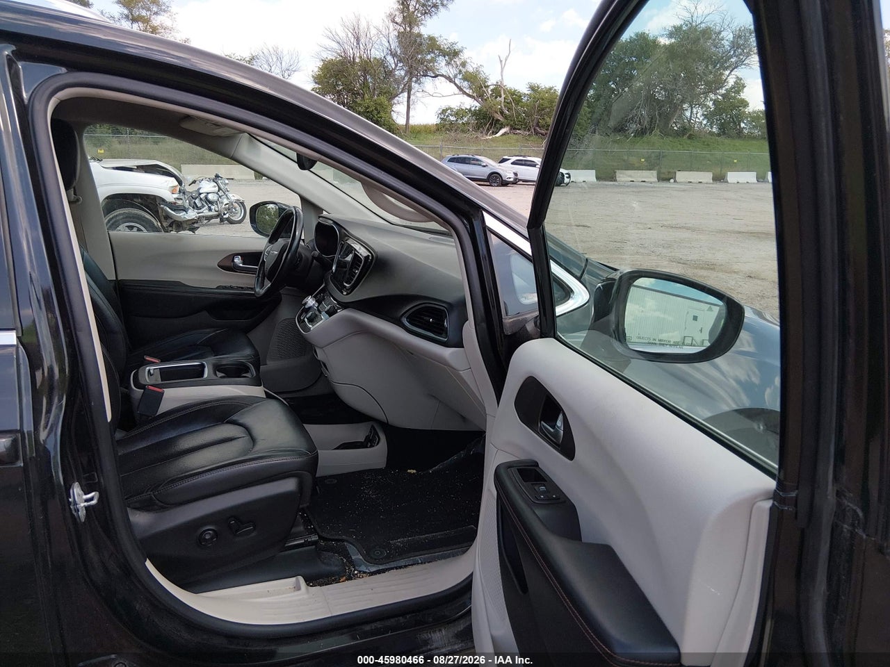 2017 CHRYSLER PACIFICA TOURING-L PLUS · 5/11