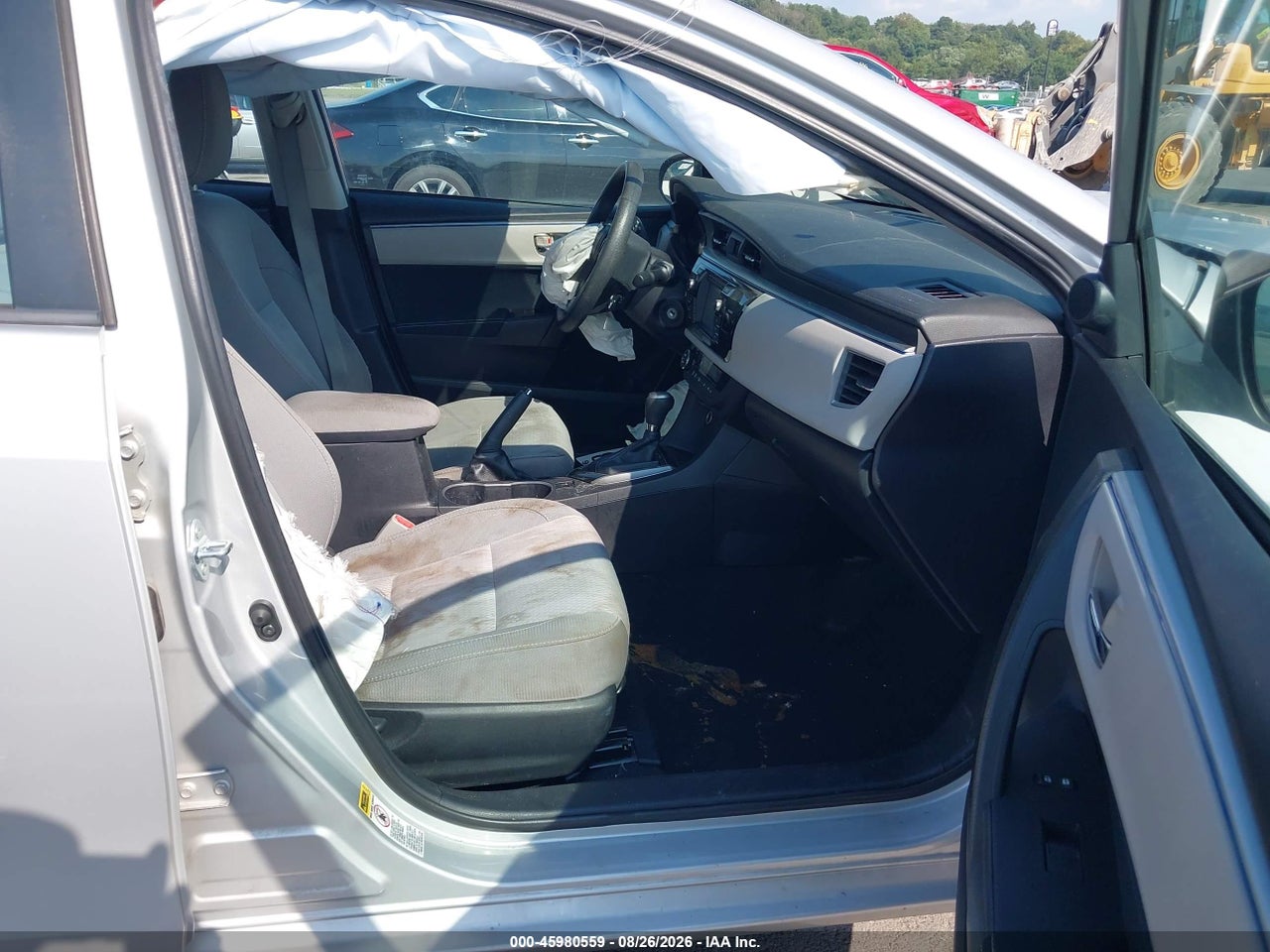 2015 TOYOTA COROLLA LE · 5/11