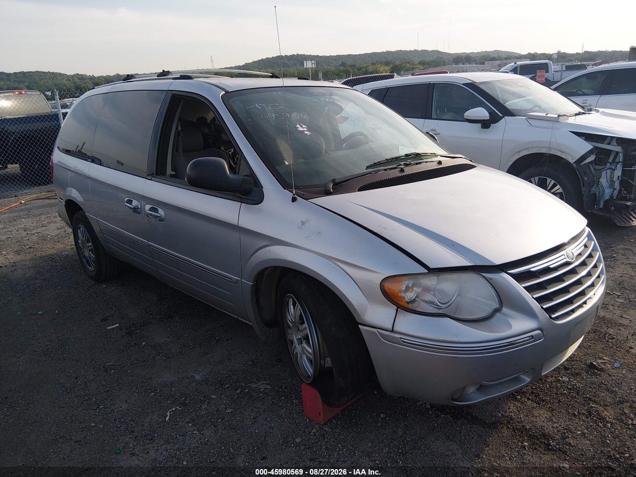 2C8GP64L05R****** · 2005 CHRYSLER TOWN &amp; COUNTRY LIMITED