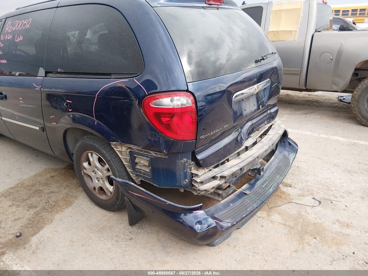 2006 CHRYSLER TOWN &amp; COUNTRY TOURING · 6/11