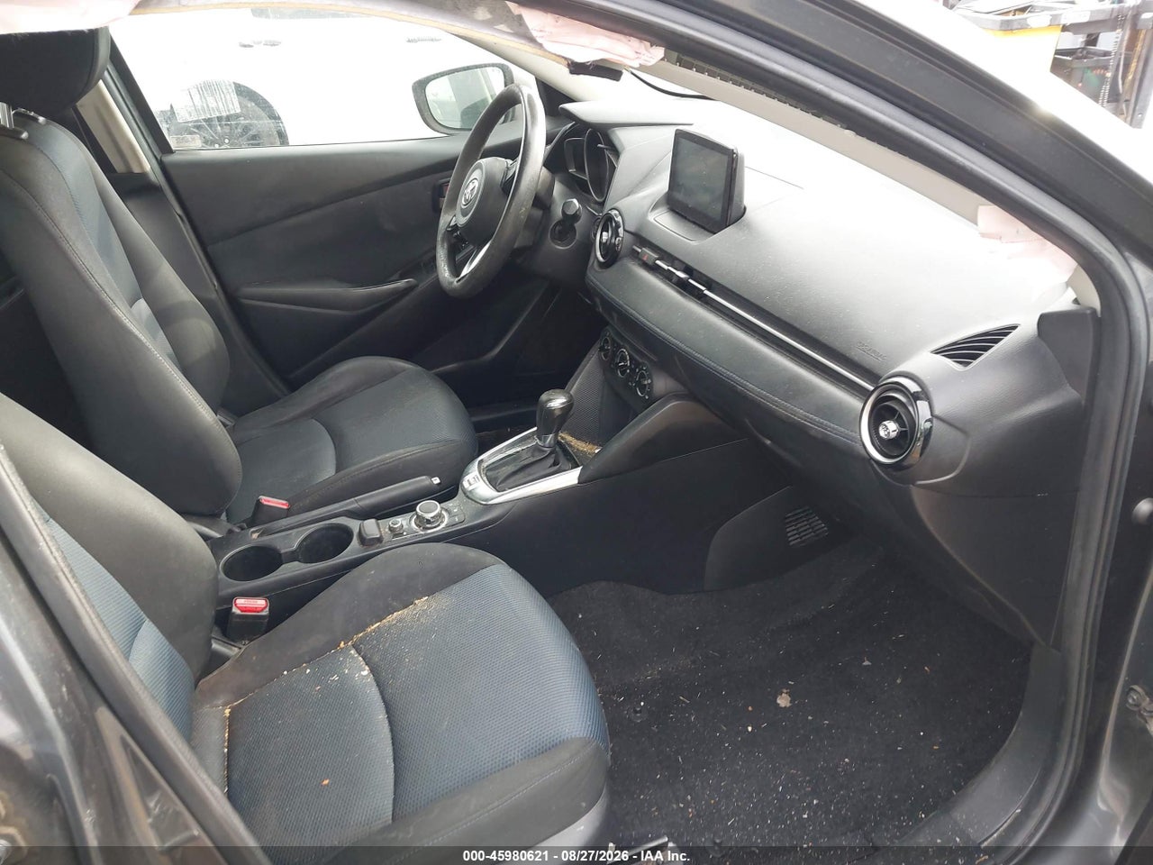 2020 TOYOTA YARIS LE · 5/10