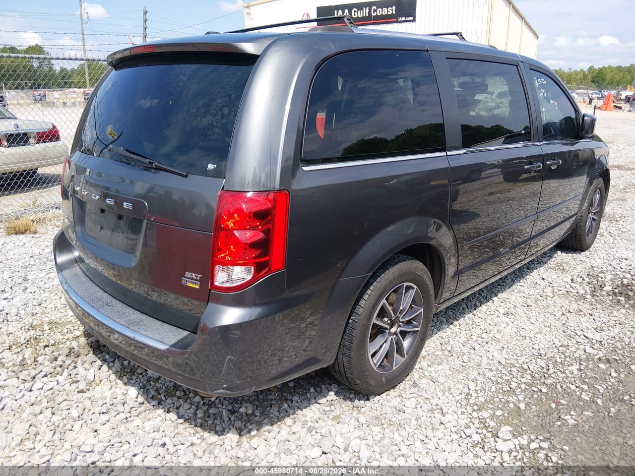 2017 DODGE GRAND CARAVAN SXT · 4/10