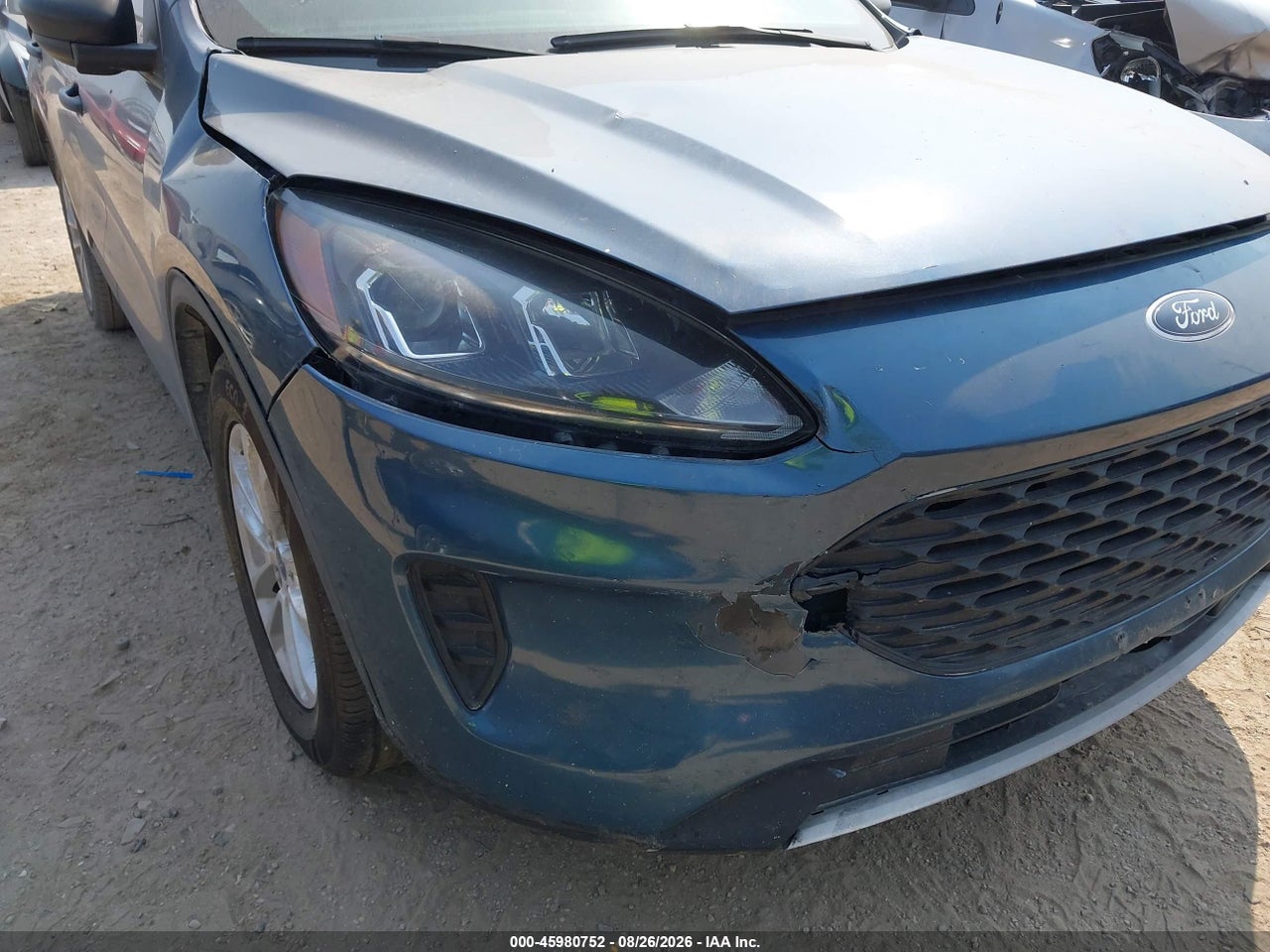 2020 FORD ESCAPE S · 6/11