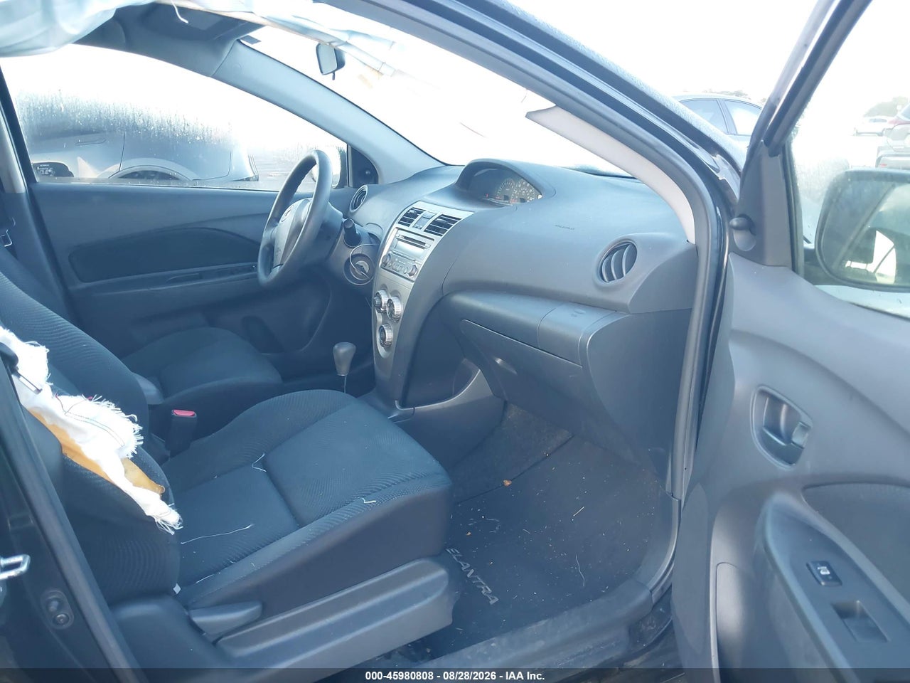 2012 TOYOTA YARIS   · 5/11
