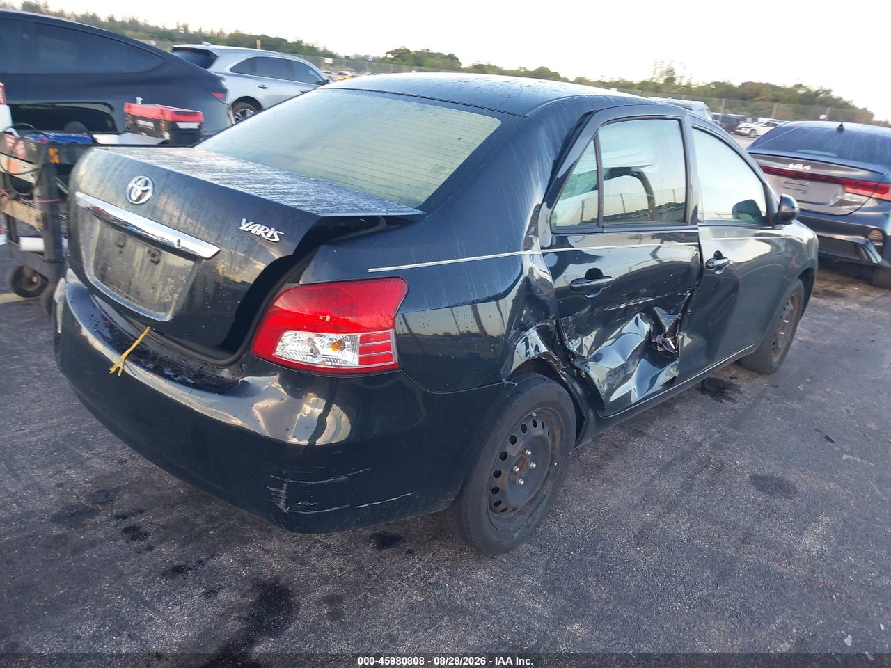 2012 TOYOTA YARIS   · 4/11