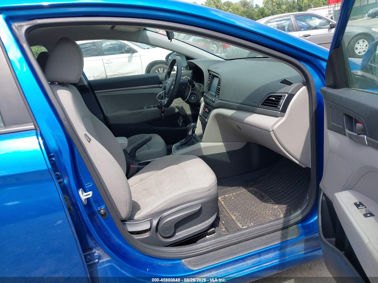 2018 HYUNDAI ELANTRA SE · 5/11