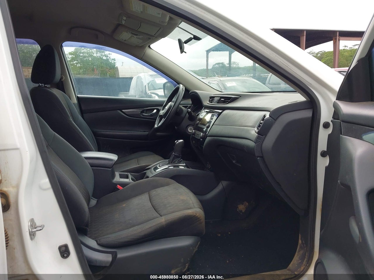 2017 NISSAN ROGUE S · 5/11