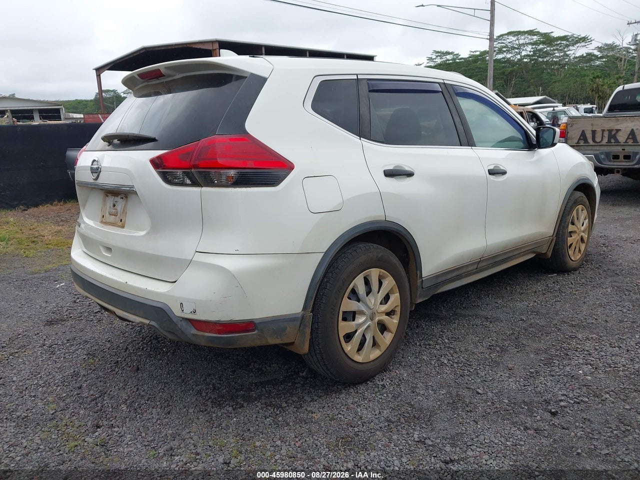 2017 NISSAN ROGUE S · 4/11
