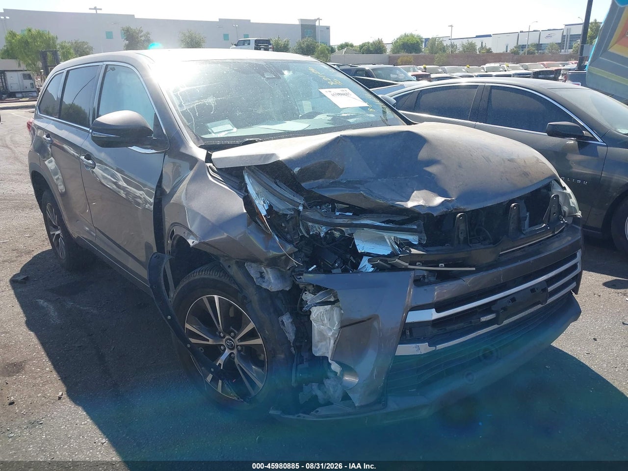 2018 TOYOTA HIGHLANDER LE