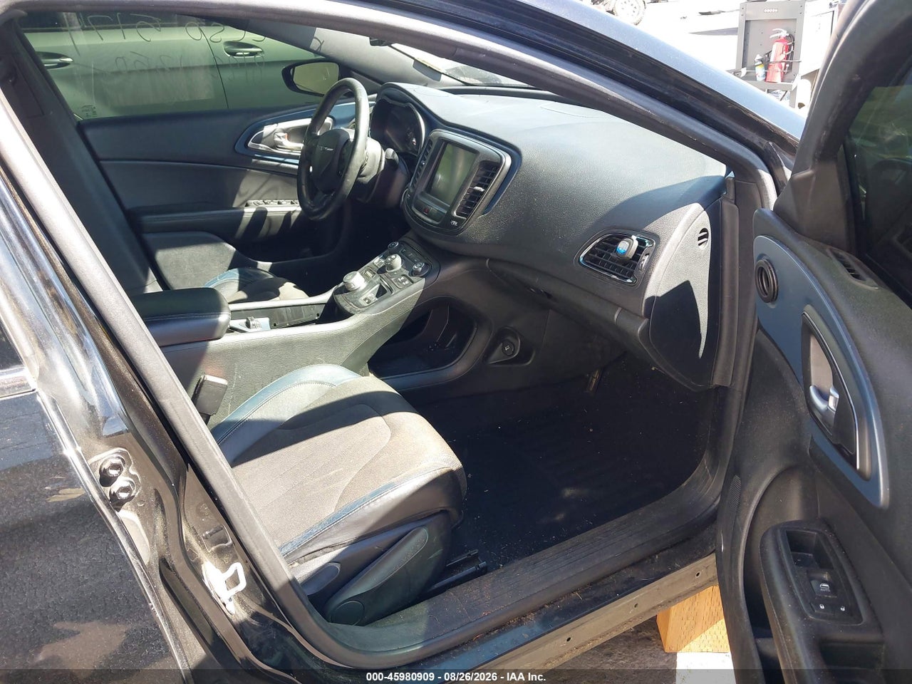 2015 CHRYSLER 200 S · 5/11
