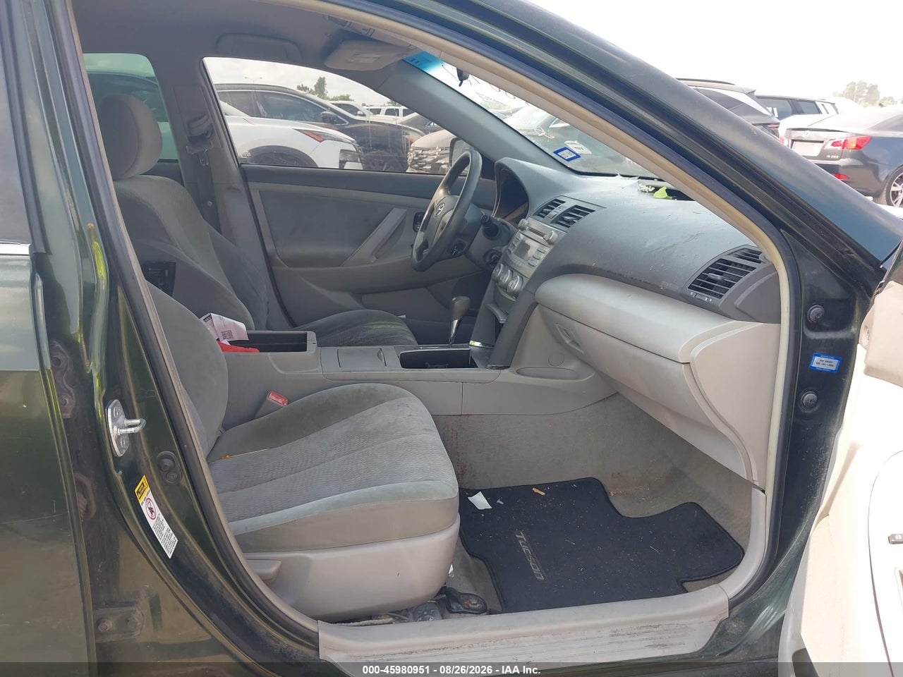 2011 TOYOTA CAMRY LE · 5/11