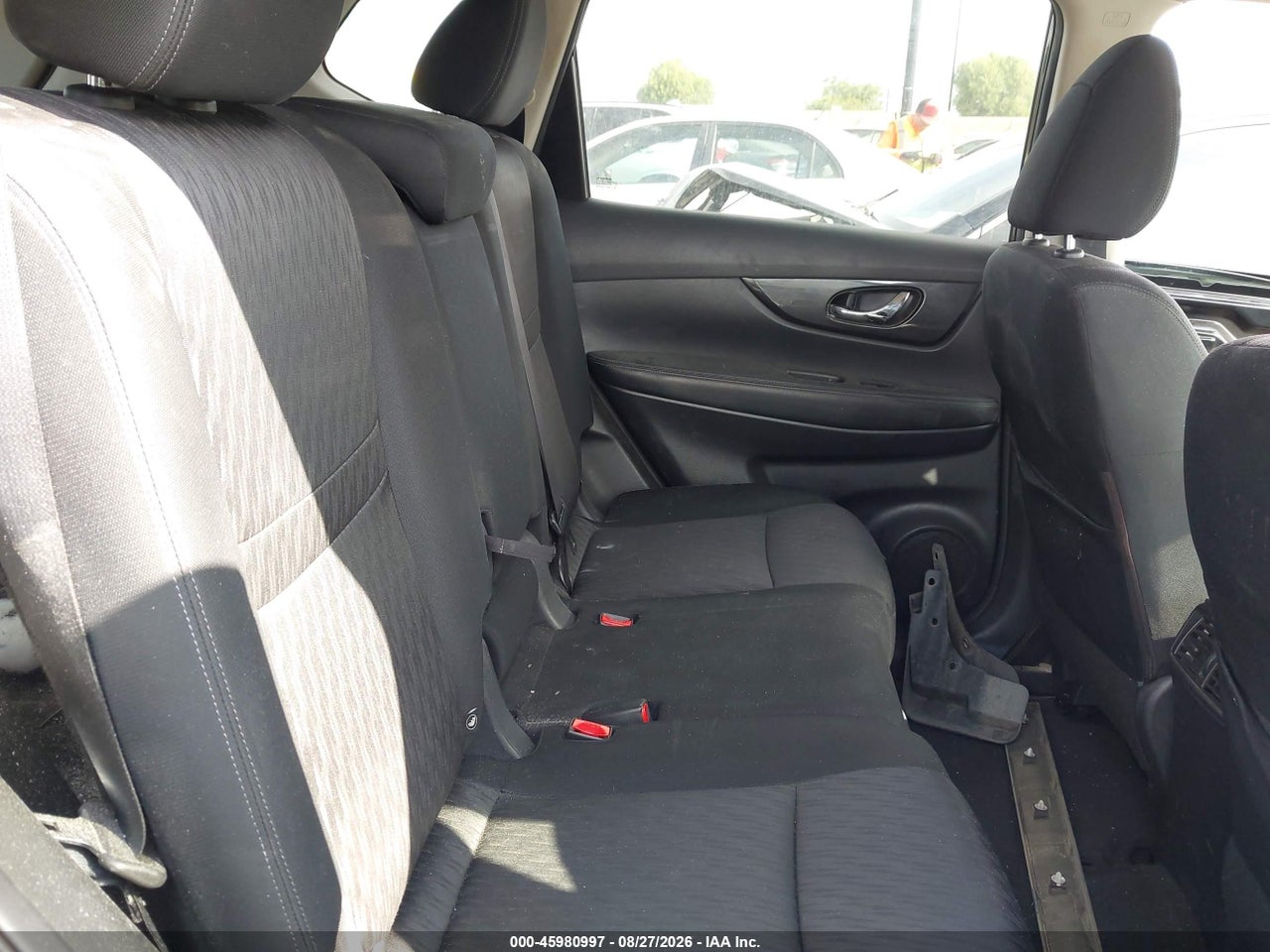2018 NISSAN ROGUE SV · 5/11