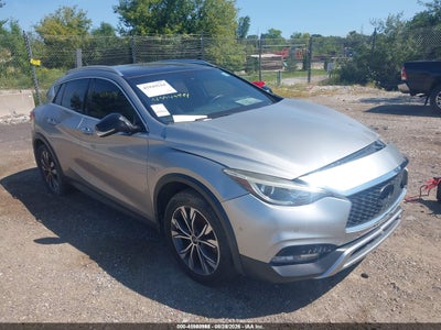 SJKCH5CR0HA****** · 2017 INFINITI QX30 PREMIUM